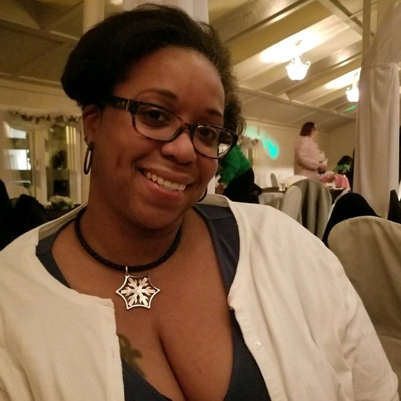 Meet your Posher, Adrianne - Picture 1 of 1